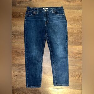 Levi’s Boyfriend Jean Dark Wash Size 32